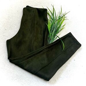 LOFT Olive Faux Suede Pull-On Skinny Pants - Size Medium Petite (28")